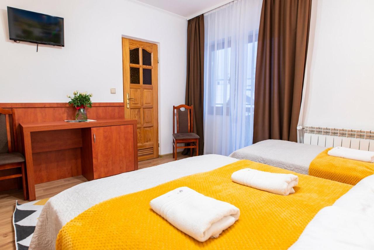 Rodzinny Dom I Apartamenty U Ciwersa Z Balia W Ogrodzie Бялка-Татшанська Екстер'єр фото