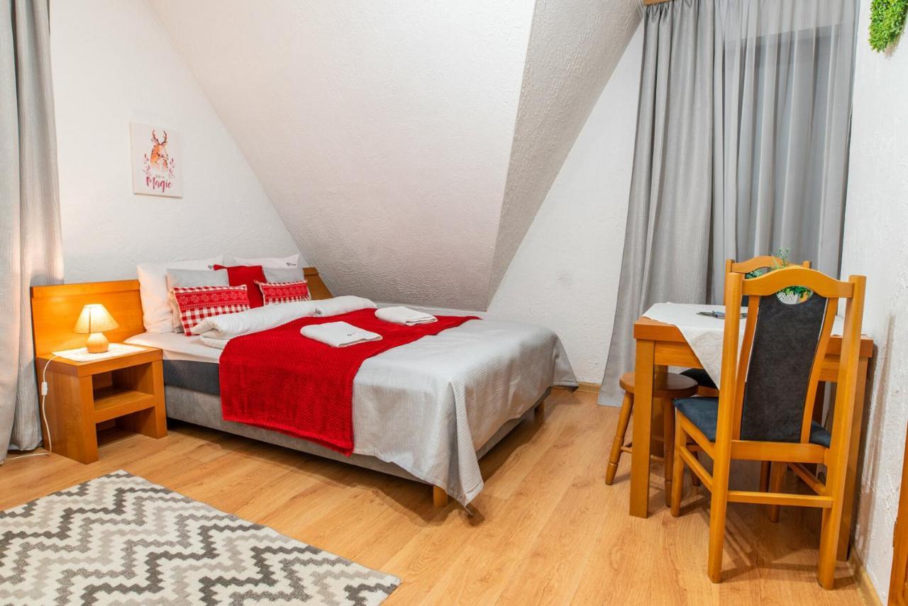 Rodzinny Dom I Apartamenty U Ciwersa Z Balia W Ogrodzie Бялка-Татшанська Екстер'єр фото