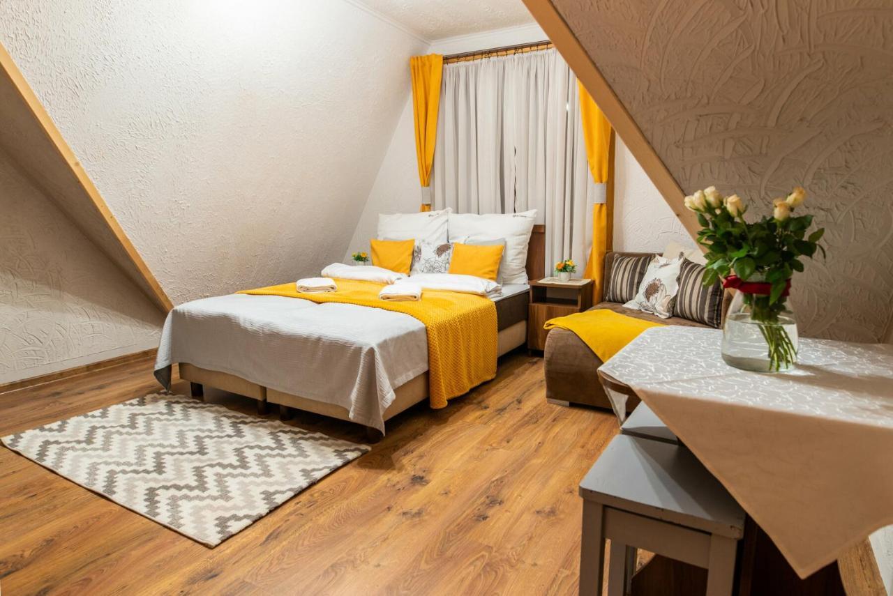 Rodzinny Dom I Apartamenty U Ciwersa Z Balia W Ogrodzie Бялка-Татшанська Екстер'єр фото