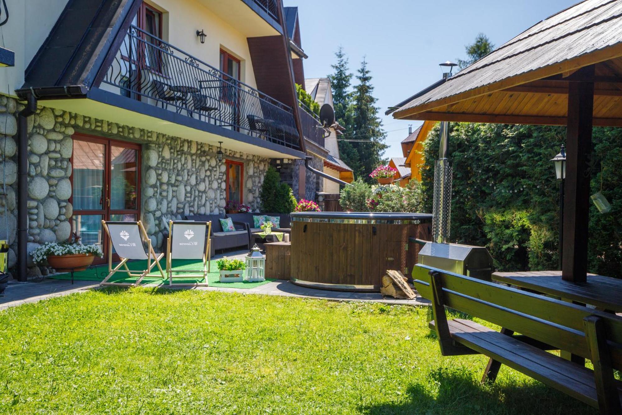 Rodzinny Dom I Apartamenty U Ciwersa Z Balia W Ogrodzie Бялка-Татшанська Екстер'єр фото